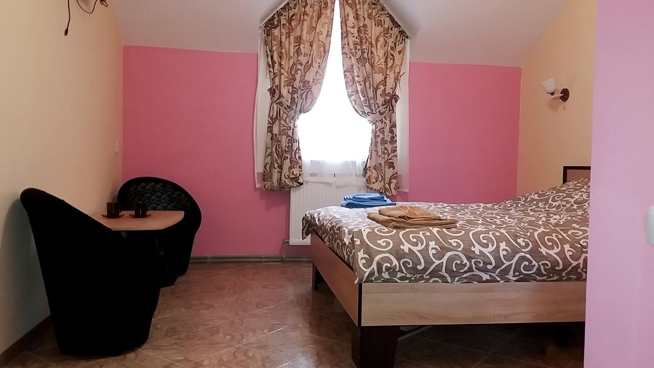 Hotel Dnipro Exteriör bild